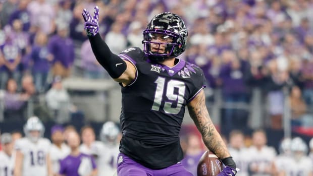 Jared Wiley signals first down in the 2022 Big 12 Championship game